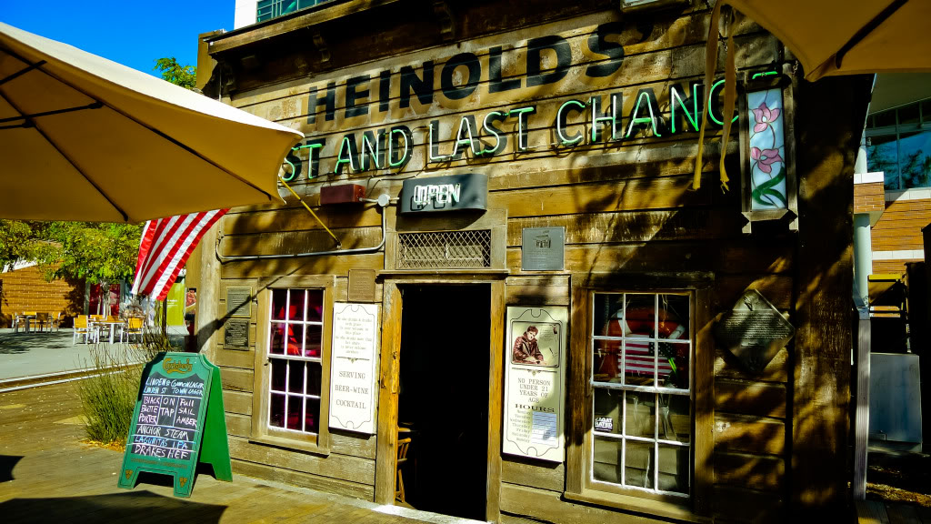 «Первый и последний шанс». Площадь в Окленде, на которой он расположен, сейчас носит имя Джека Лондона