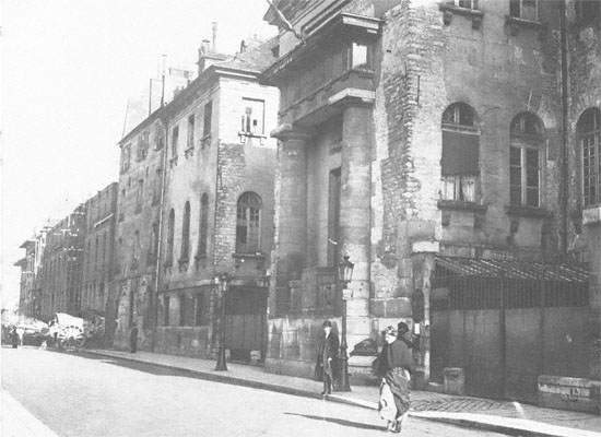 Парижская больница Кошен, в которой Дж. Оруэлл лечился в 1929 году. Пребывание в ней легло в основу его эссе «Как умирают бедняки»